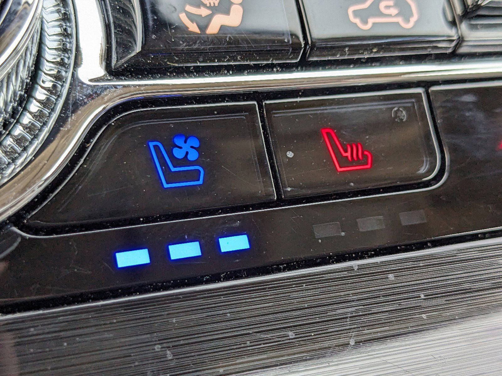 Certified 2023 Lincoln Nautilus Reserve w/ Equipment Group 202A image 26