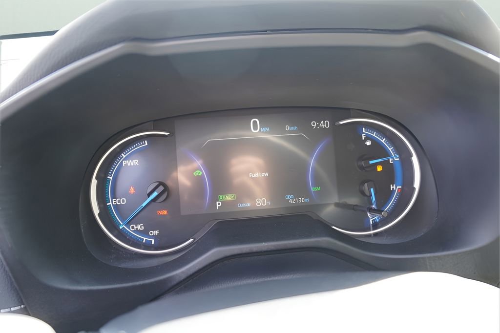 Used 2024 Toyota RAV4 LE image 20