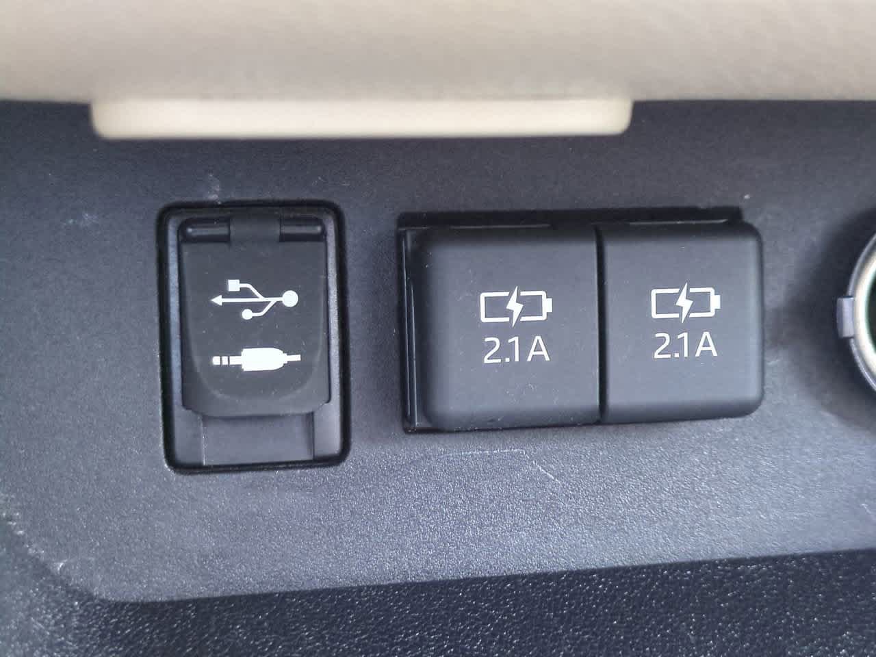 Certified 2019 Toyota Highlander Plus FWD image 21