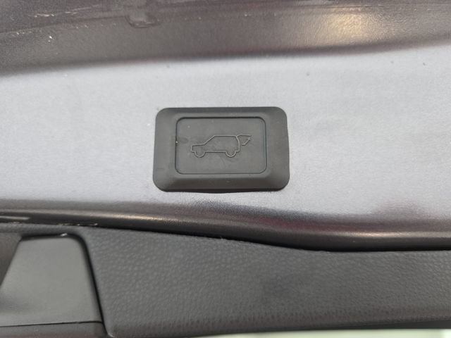Certified 2022 Toyota RAV4 XLE w/ Convenience Package AWD/4WD image 30