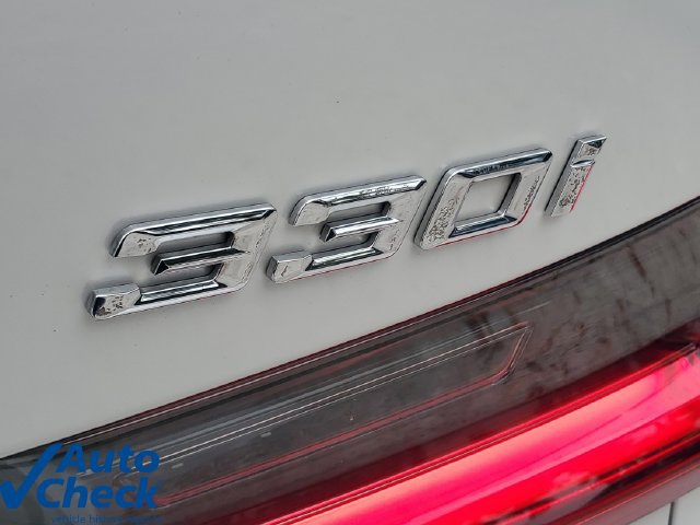 Used 2022 BMW 330i Sedan w/ Driving Assistance Package RWD image 9