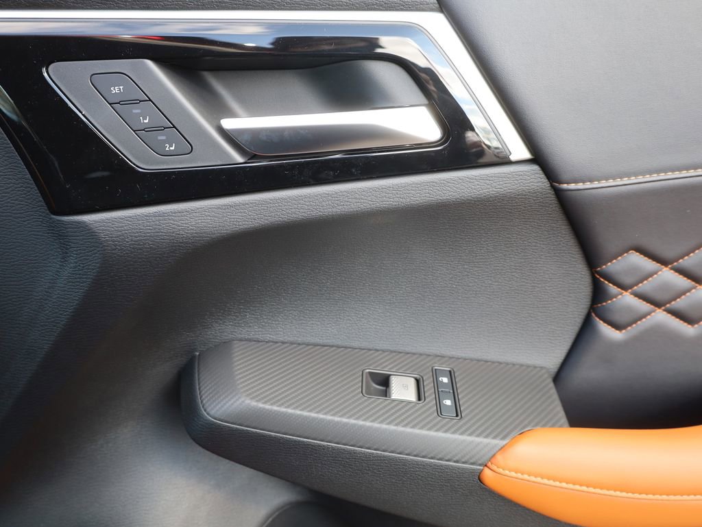 New 2025 Mitsubishi Outlander SEL image 23