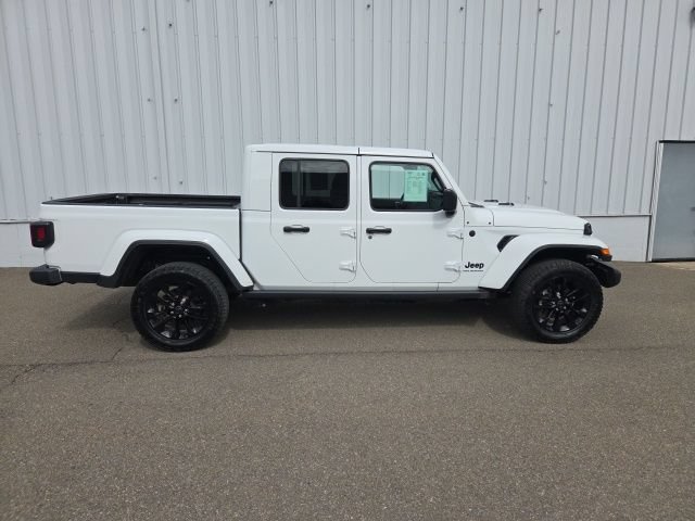 Used 2025 Jeep Gladiator Overland AWD/4WD image 3