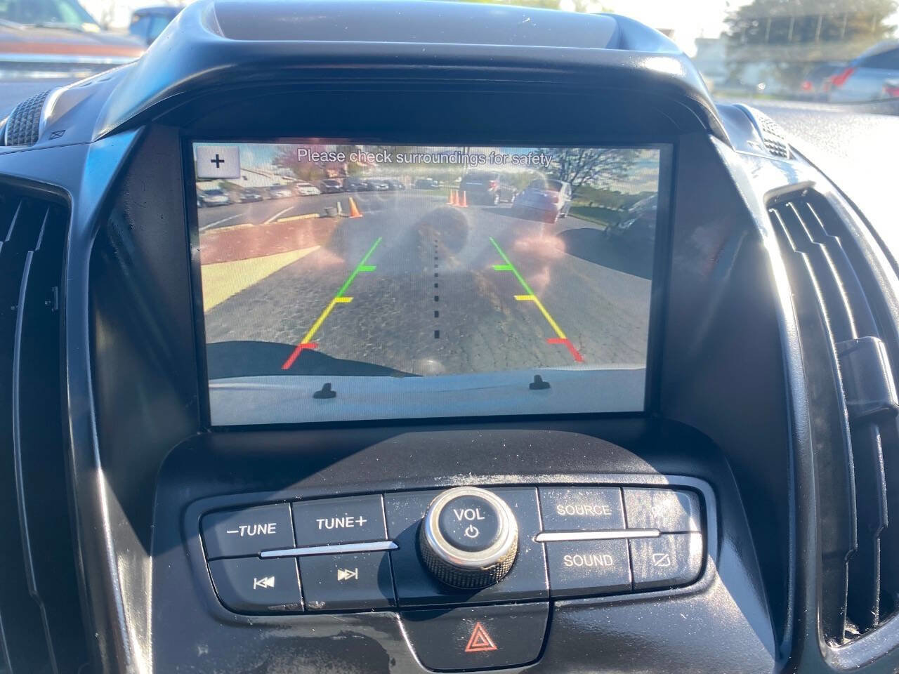 Used 2019 Ford Escape SE FWD image 16