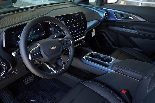 New 2026 Chevrolet Equinox EV LT image 2