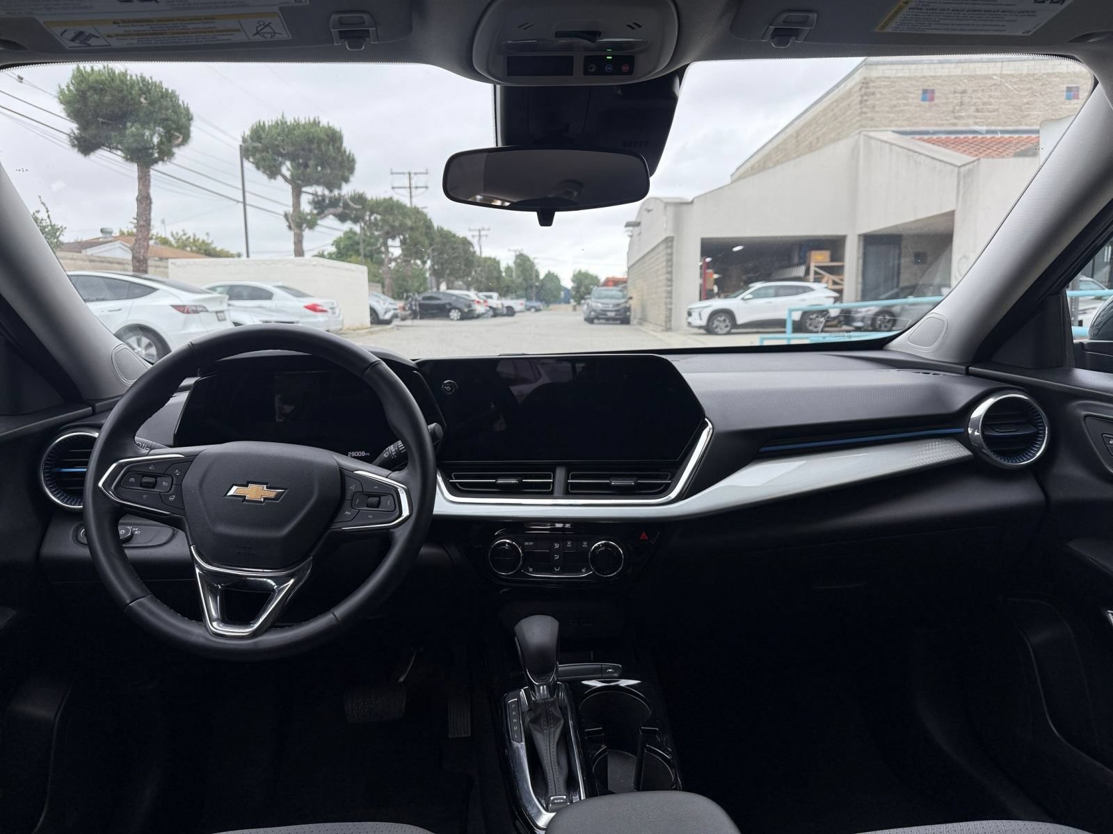 Used 2025 Chevrolet Trax LT w/ LT Convenience Package FWD image 30