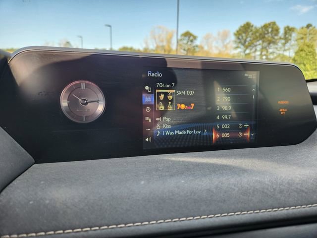 Used 2019 Lexus UX 250h w/ Premium Package image 25