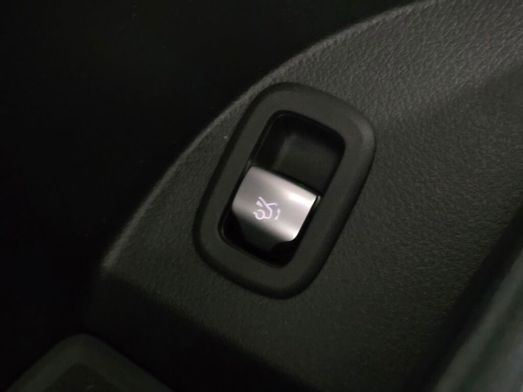 New 2026 Mercedes-Benz GLC 300 4MATIC image 35