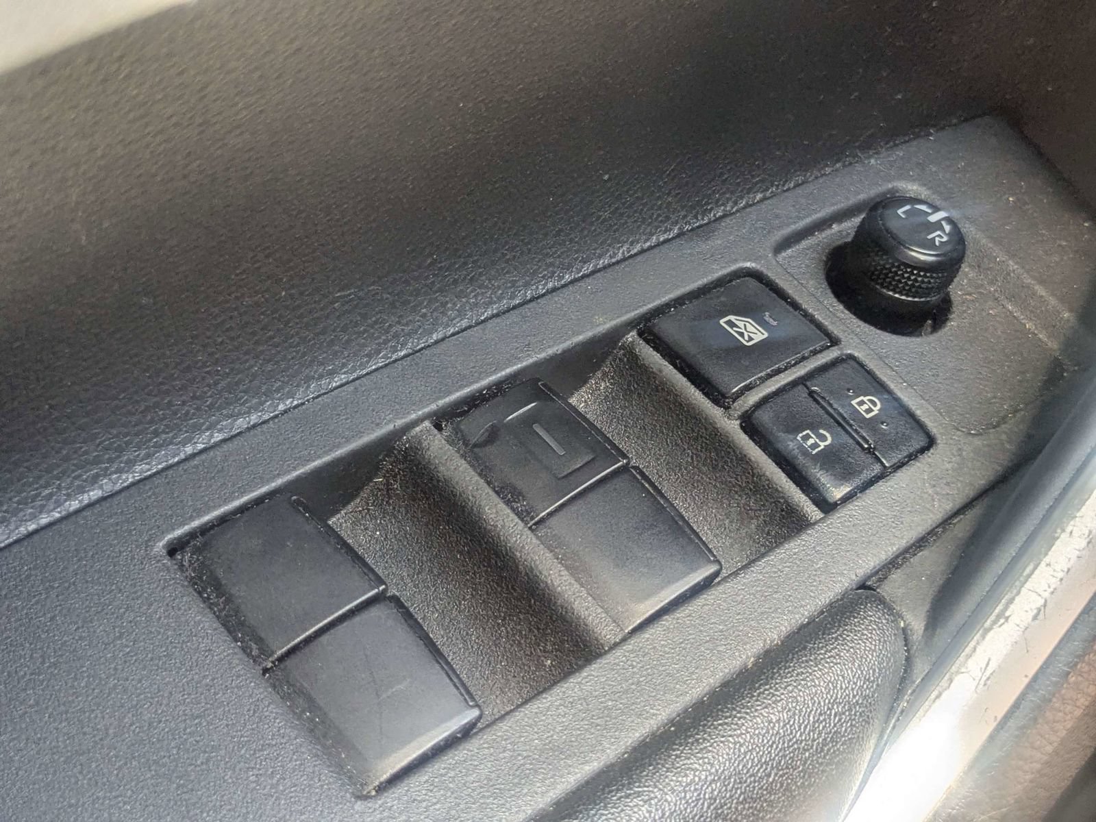 Used 2024 Toyota Corolla Cross LE FWD image 24
