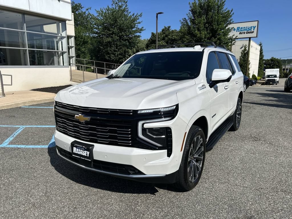 Used 2025 Chevrolet Tahoe High Country AWD/4WD image 4