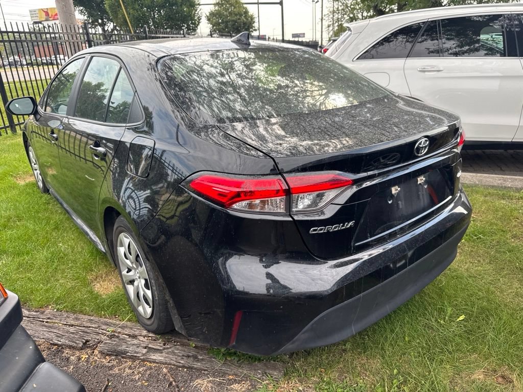 Used 2024 Toyota Corolla LE FWD image 4