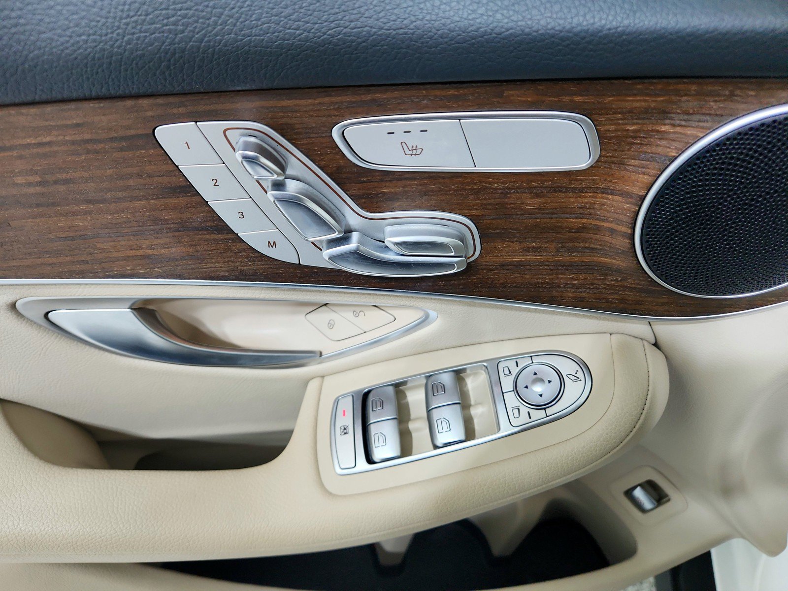 Certified 2022 Mercedes-Benz GLC 300 4MATIC image 15