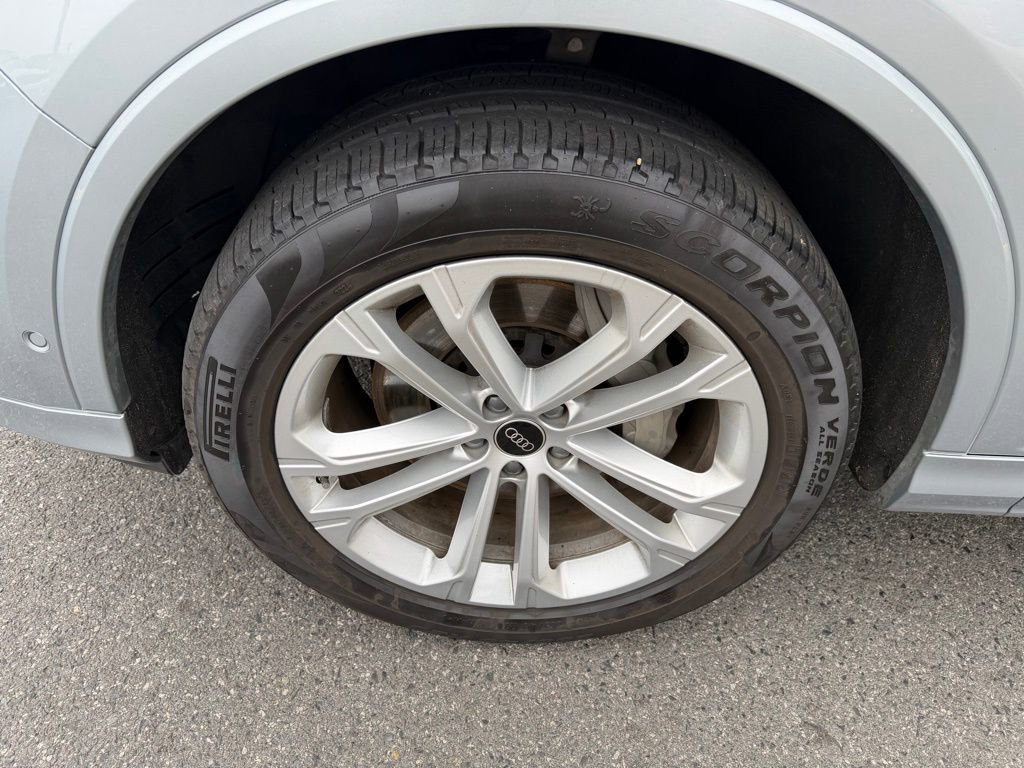 Used 2025 Audi Q7 3.0T Premium Plus image 12