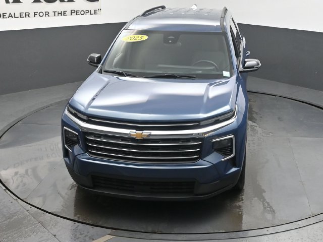 Used 2025 Chevrolet Traverse LT FWD image 66