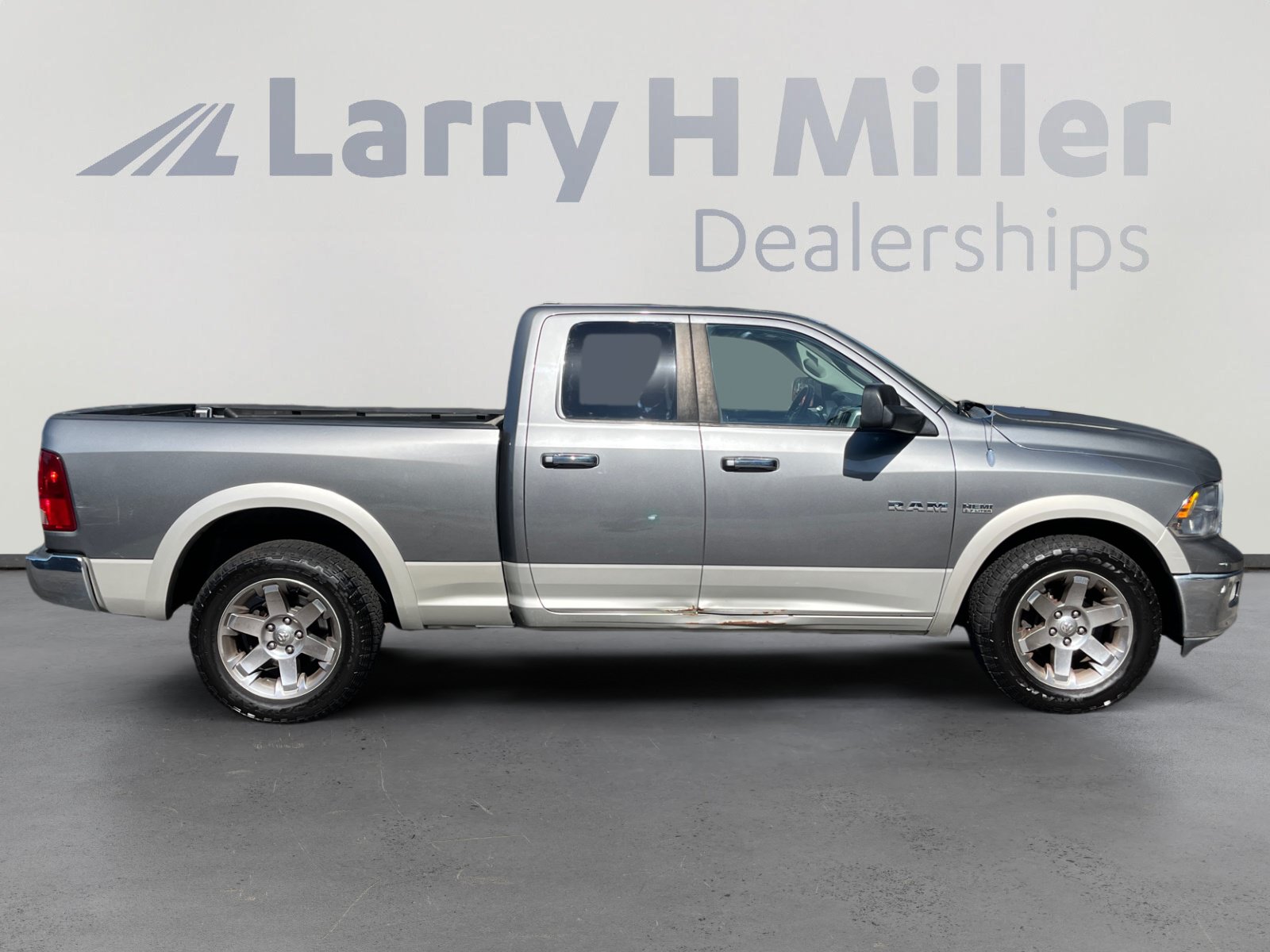 Used 2010 Dodge Ram 1500 Truck Laramie AWD/4WD image 6