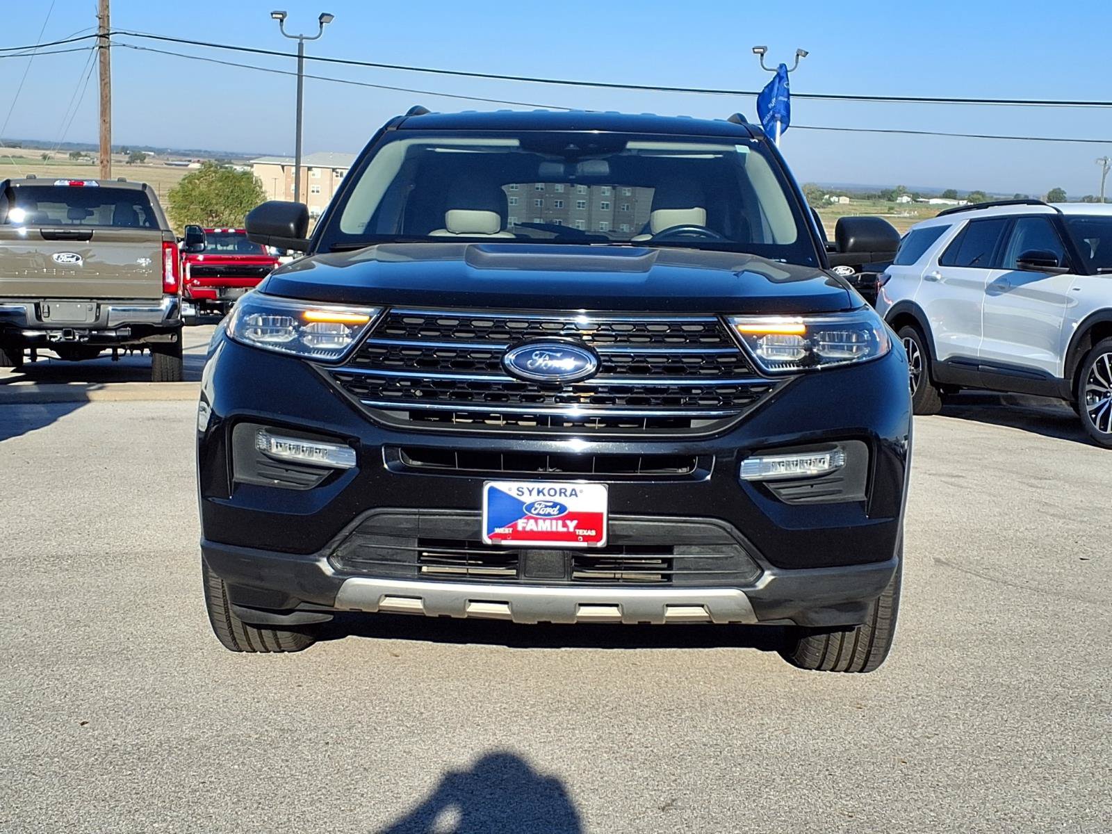 Certified 2020 Ford Explorer XLT w/ Equipment Group 202A RWD image 2