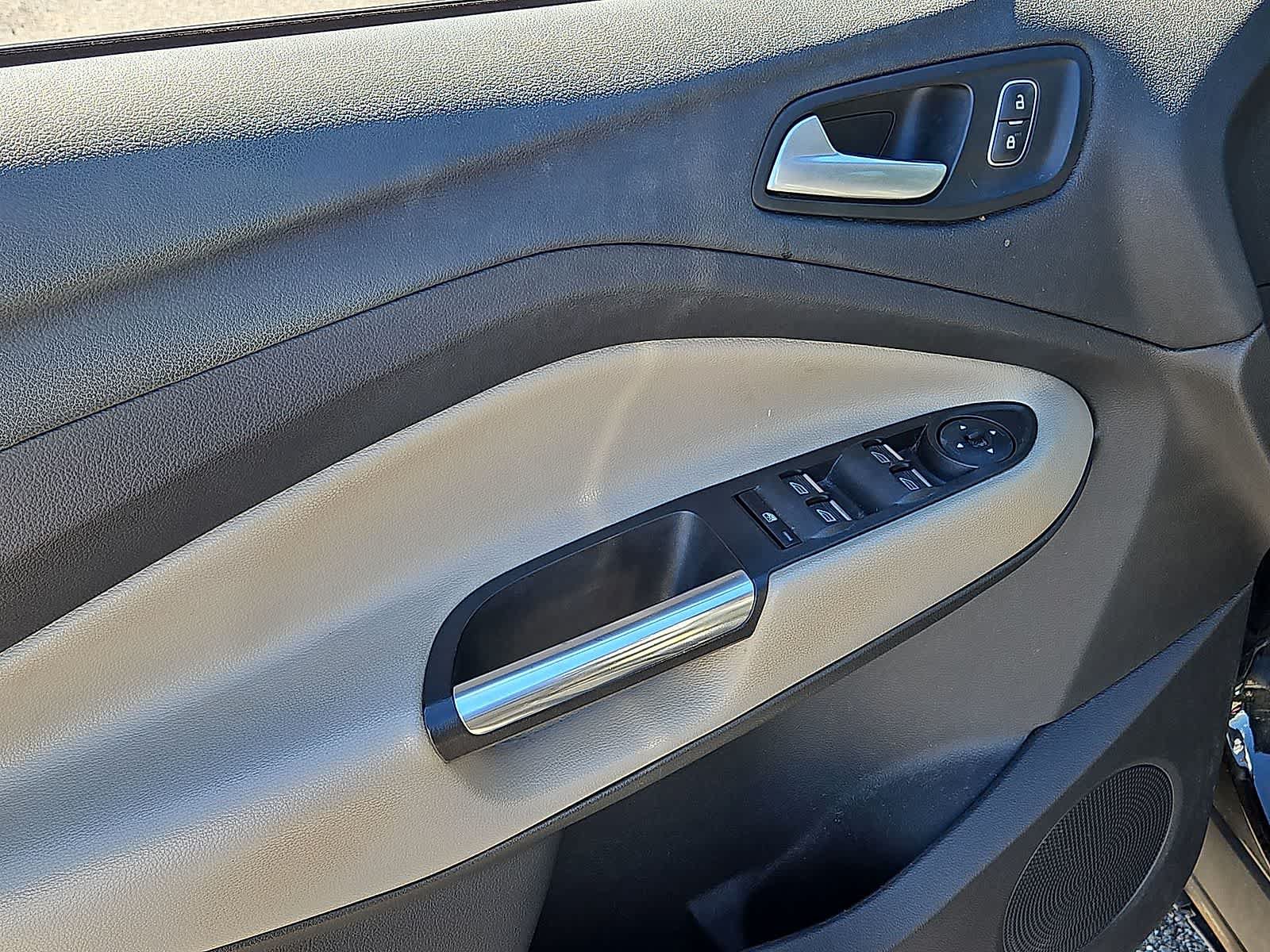 Used 2019 Ford Escape SEL FWD image 28