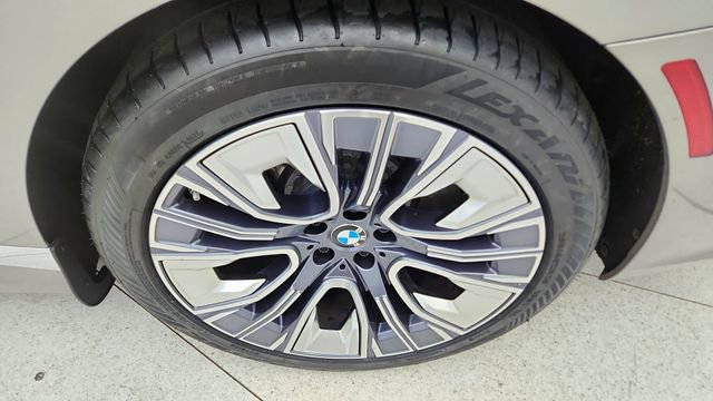 Used 2023 BMW i7 xDrive60 image 59