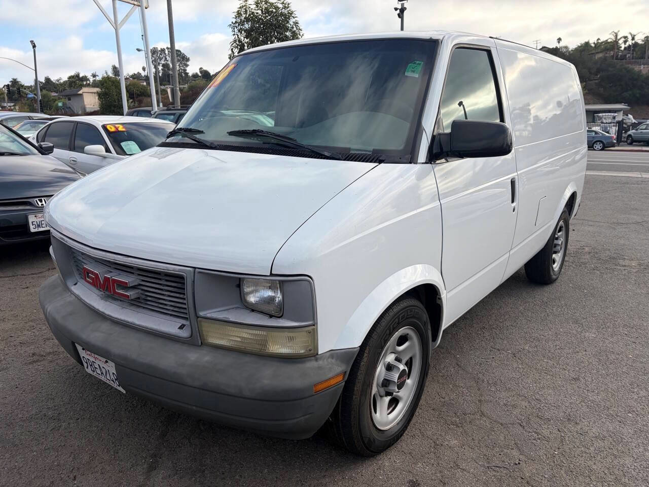 Used 2004 GMC Safari w/ Seat Package image 3