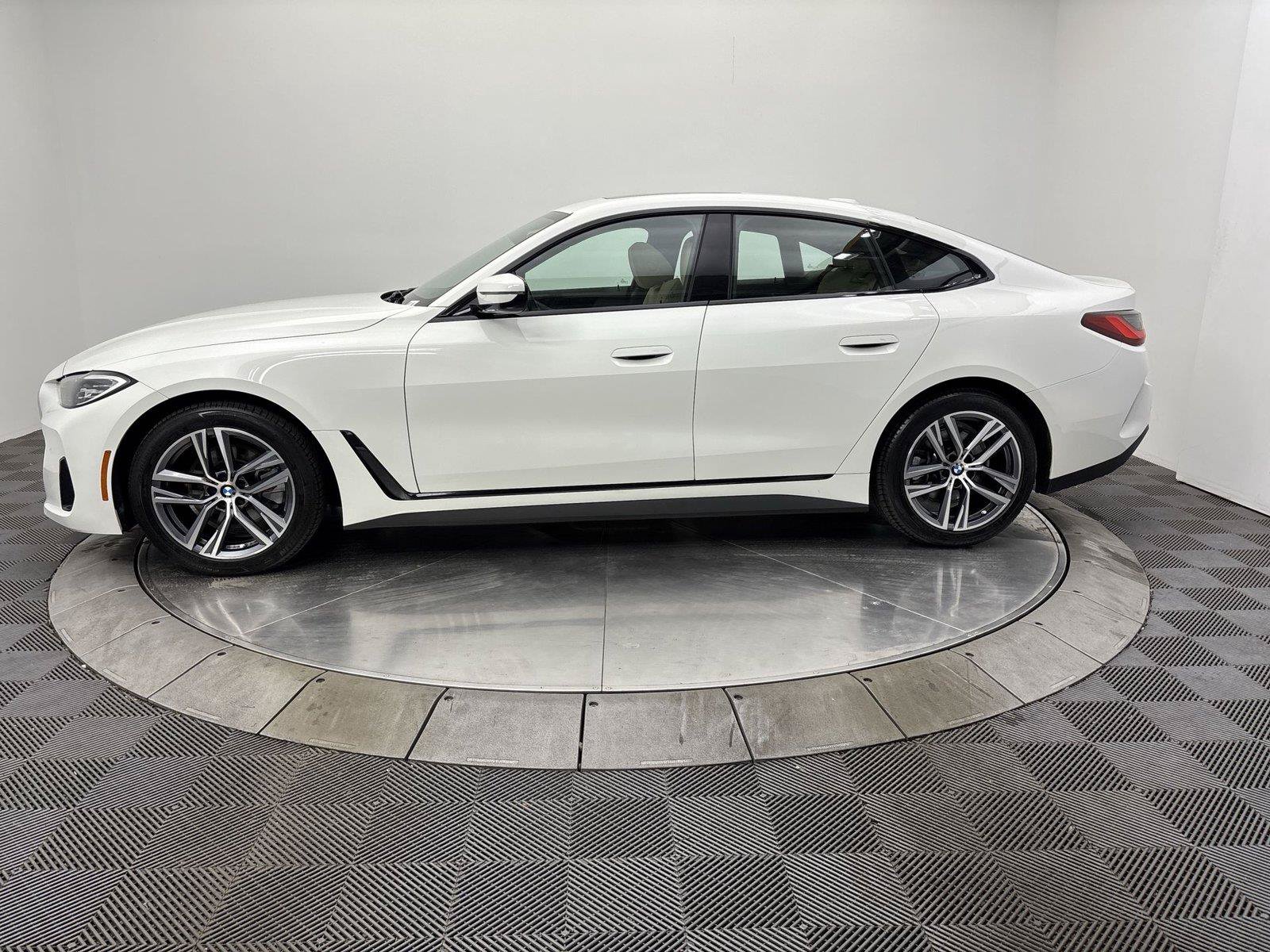 Used 2023 BMW 430i Gran Coupe w/ Premium Package RWD image 16