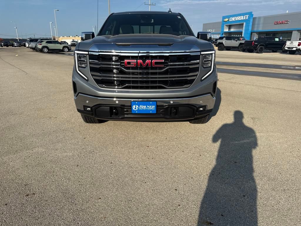 New 2026 GMC Sierra 1500 SLT w/ SLT Premium Package image 2