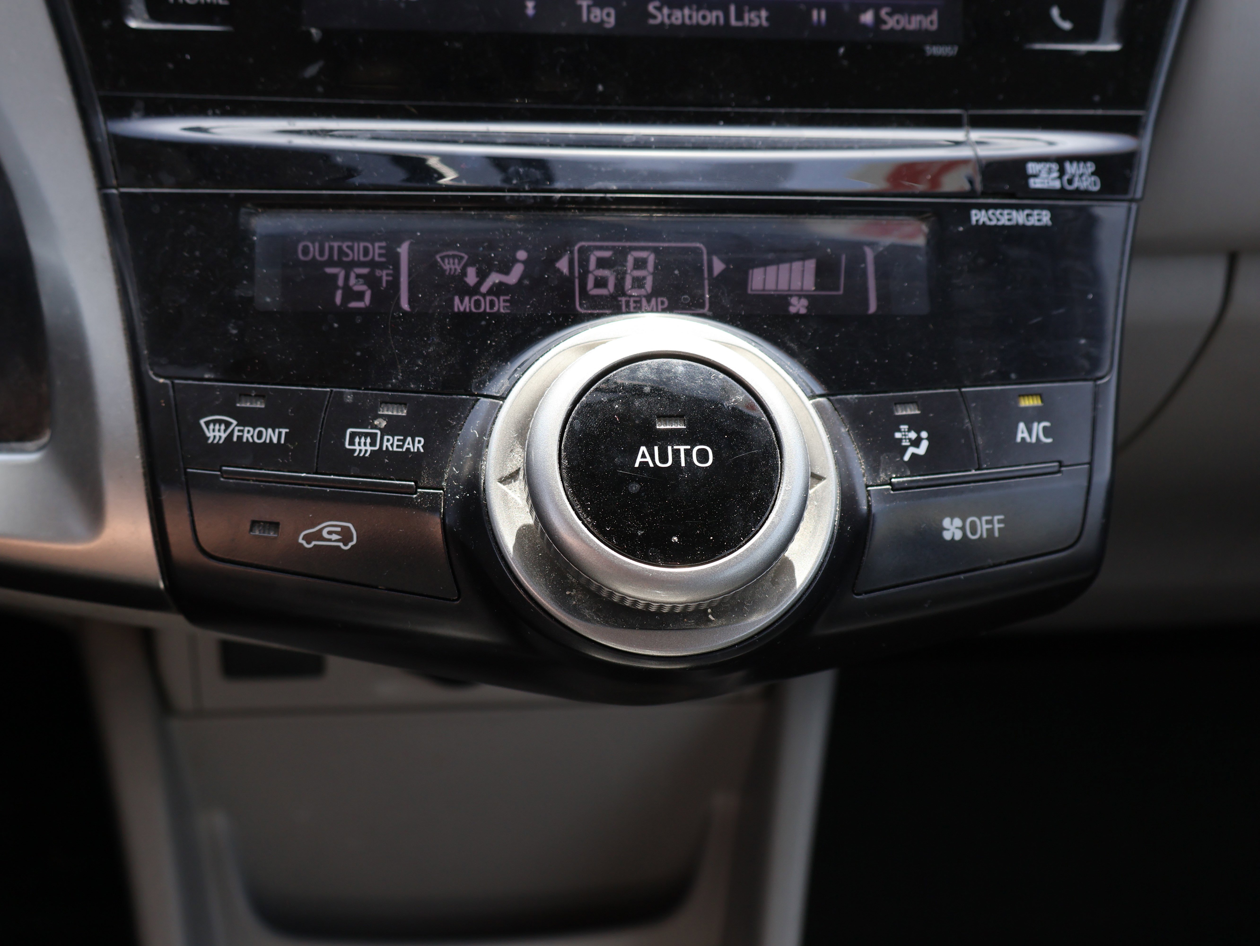 Used 2015 Toyota Prius V Three image 42