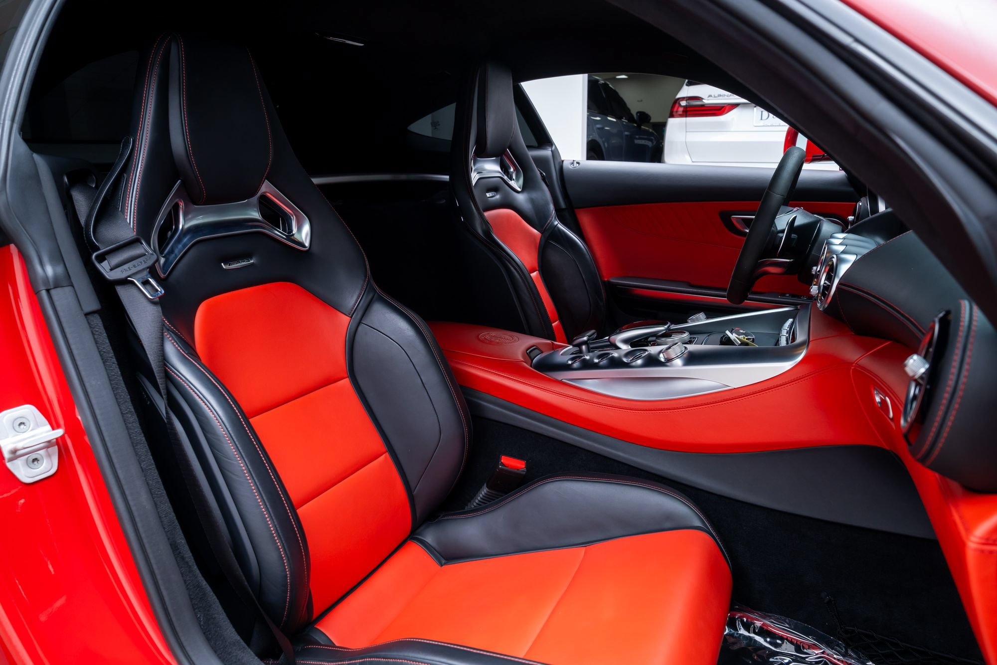 Used 2017 Mercedes-Benz AMG GT S w/ Exclusive Interior Package image 29
