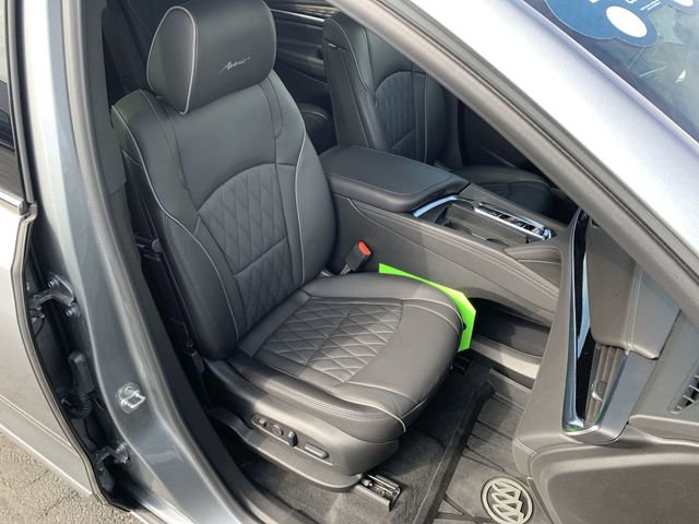 Used 2024 Buick Enclave Avenir w/ Avenir Technology Package image 29