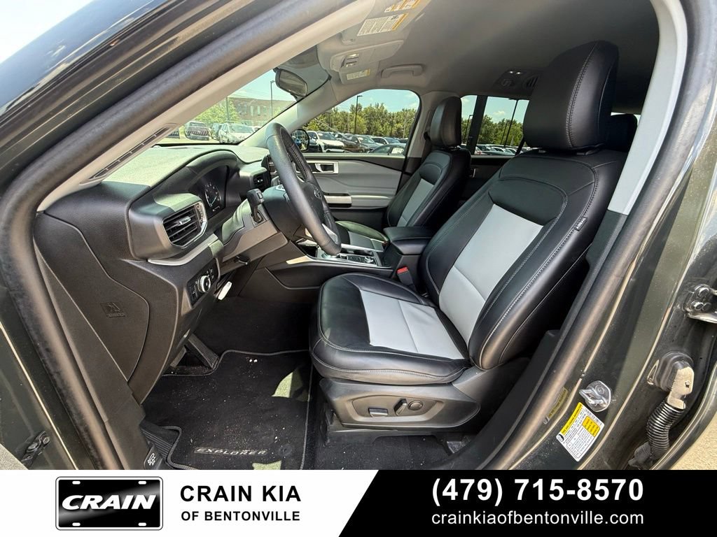Used 2024 Ford Explorer XLT w/ Equipment Group 202A AWD/4WD image 21