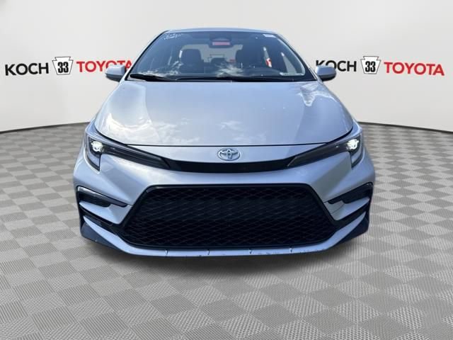 Used 2026 Toyota Corolla SE image 2