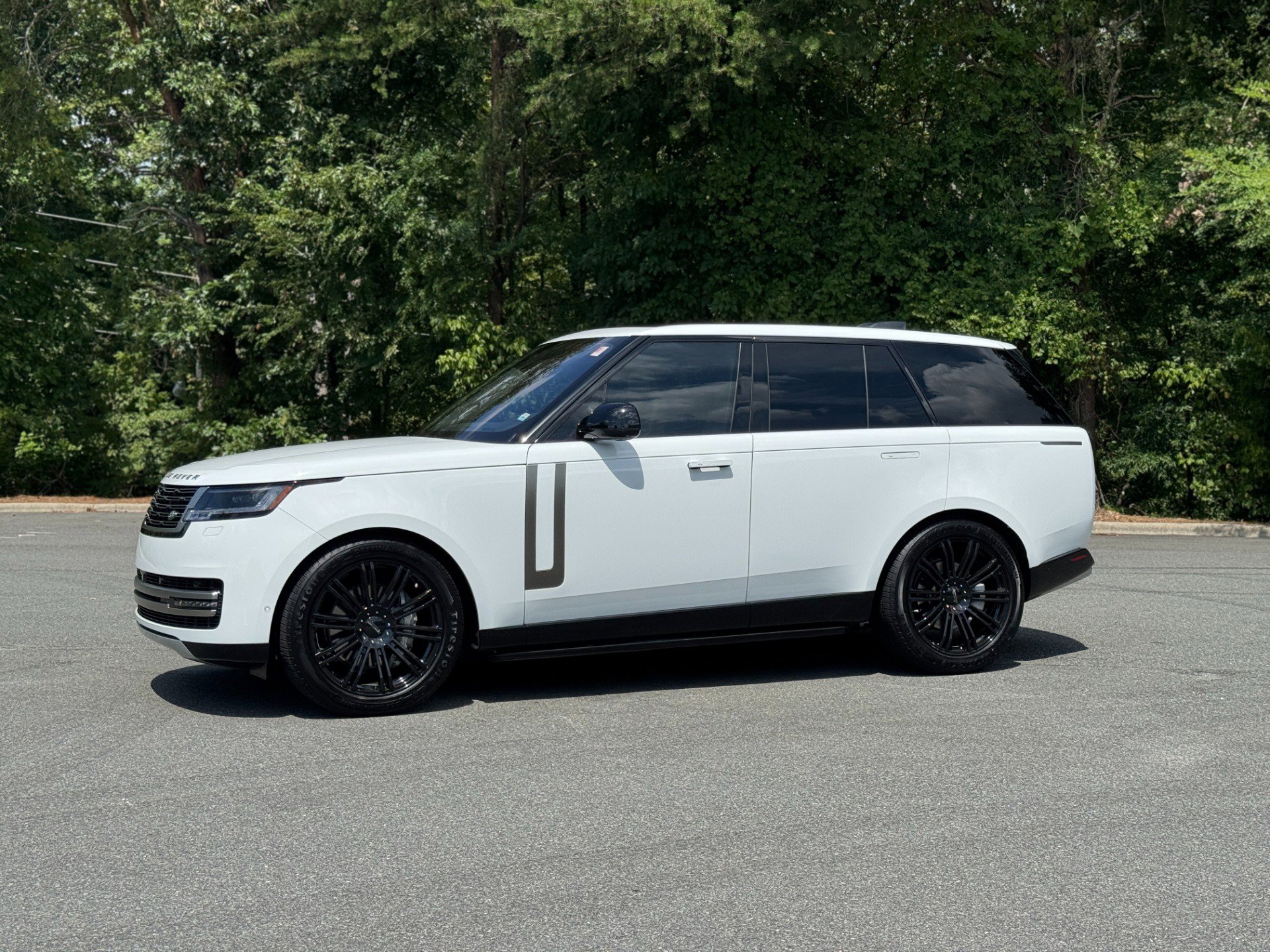 Used 2023 Land Rover Range Rover SE image 5