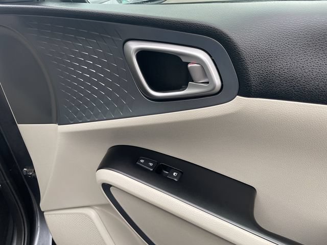 Used 2021 Kia Soul S FWD image 34