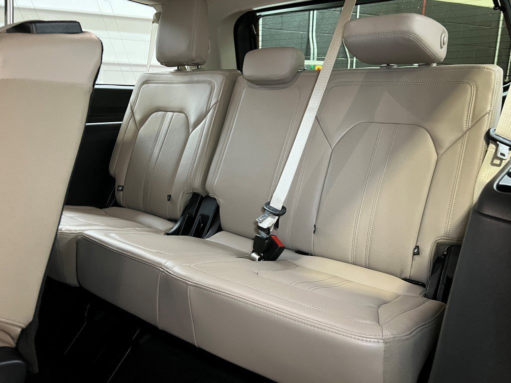 Used 2022 Ford Expedition Max Limited image 25