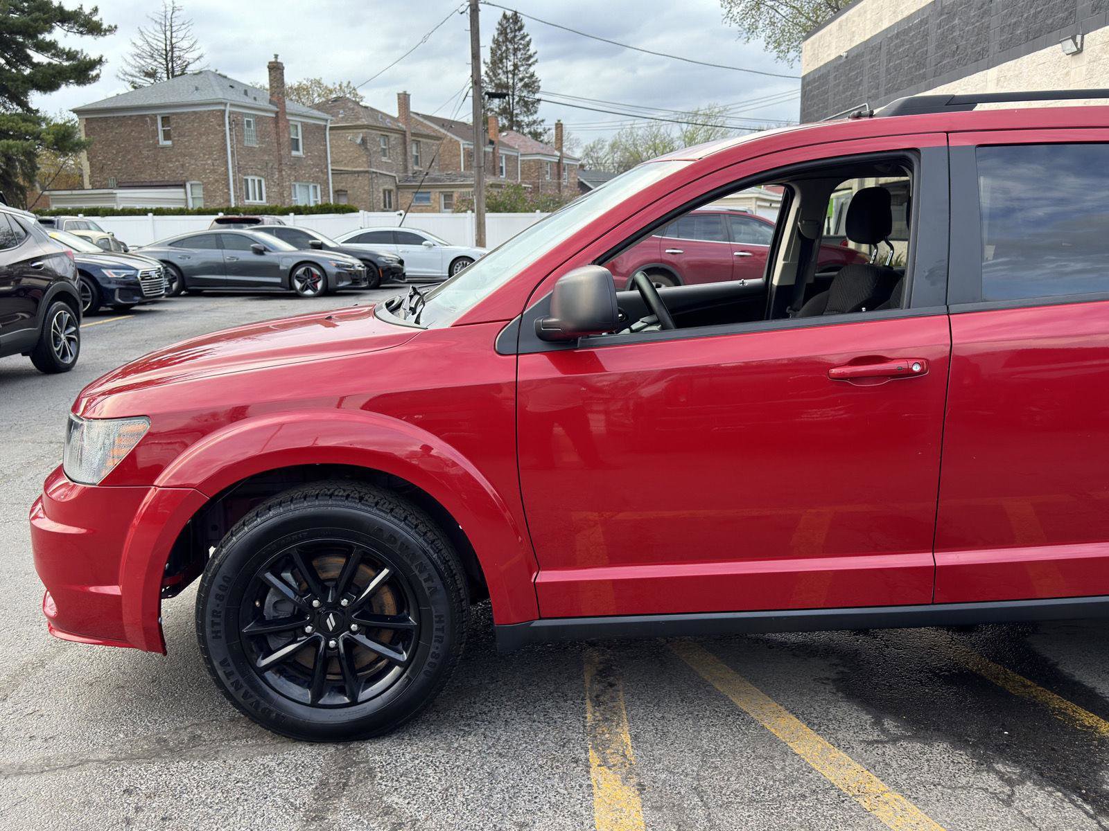 Used 2020 Dodge Journey SE w/ Blacktop Package FWD image 2