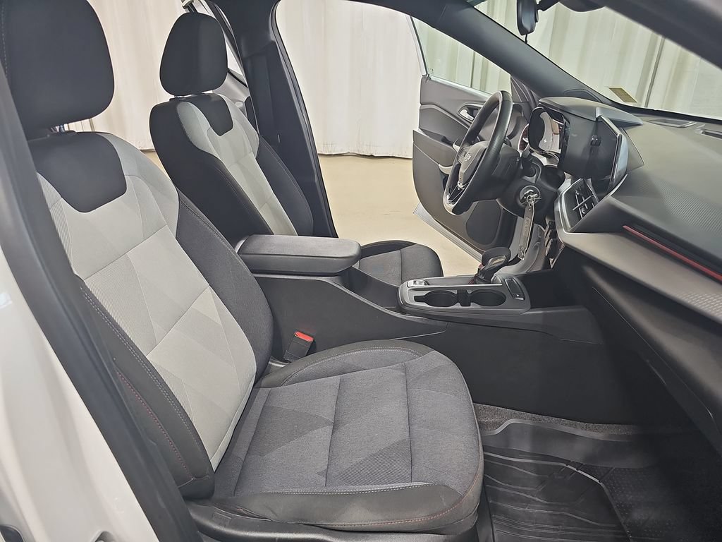Certified 2024 Chevrolet Trax RS w/ Driver Confidence Package FWD image 13