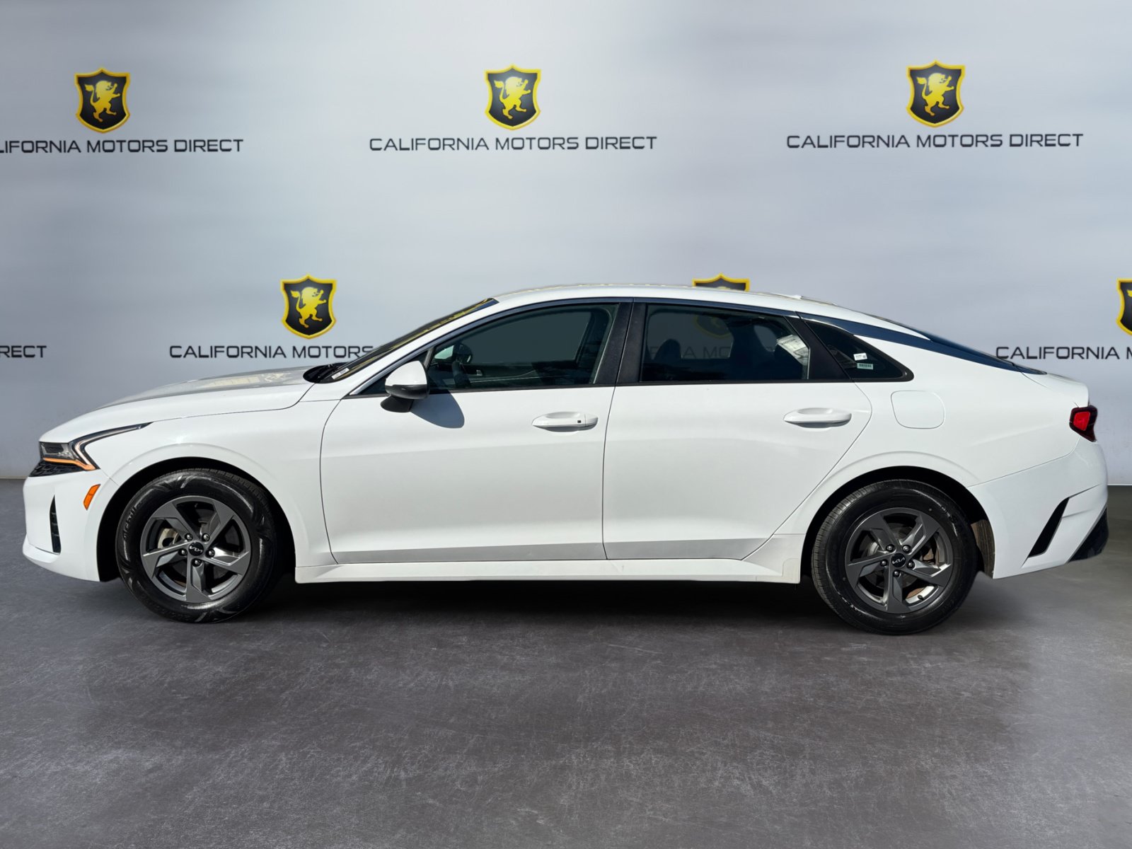 Used 2022 Kia K5 LXS FWD image 2