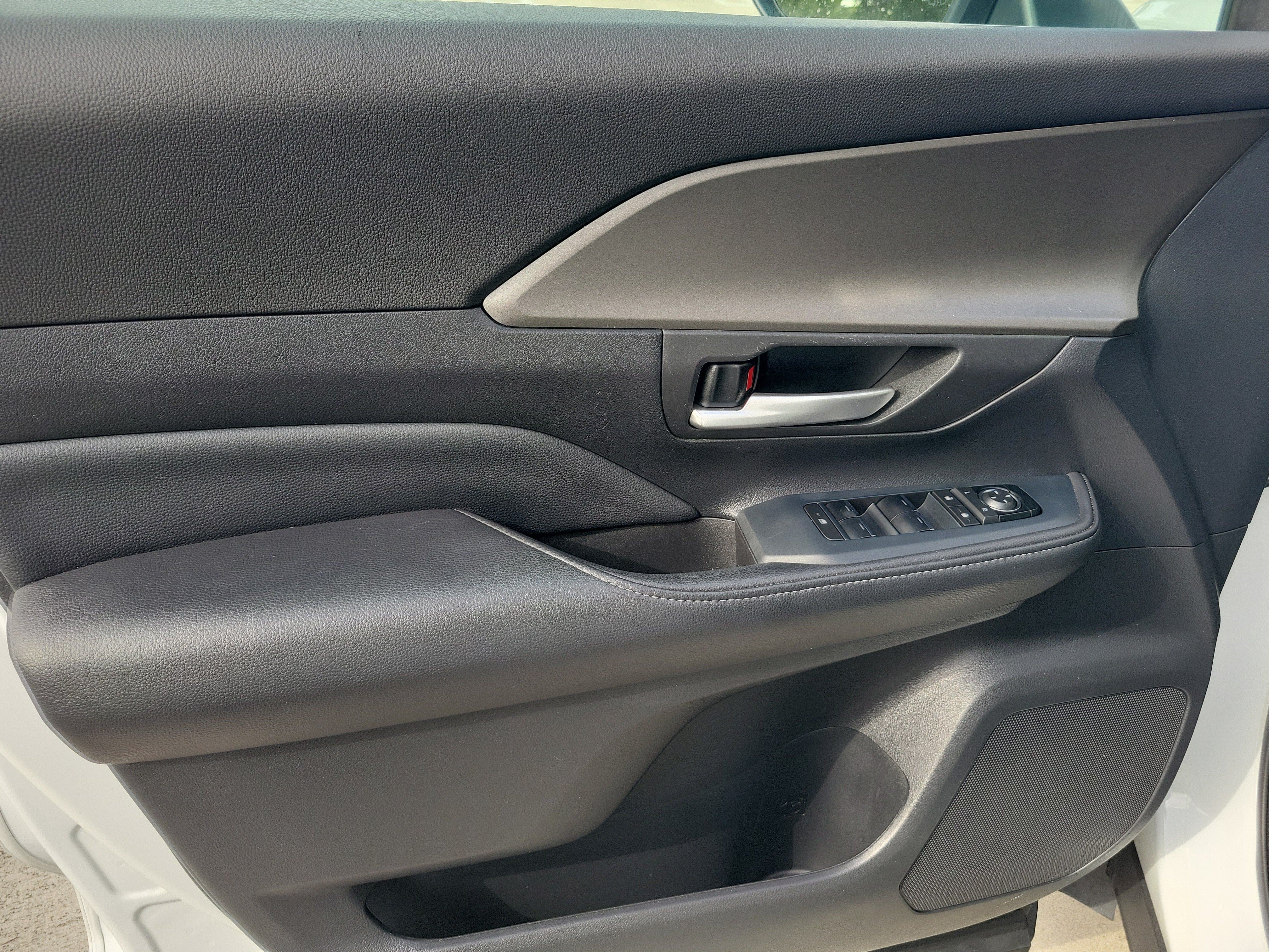 Used 2025 Toyota Grand Highlander FWD image 21