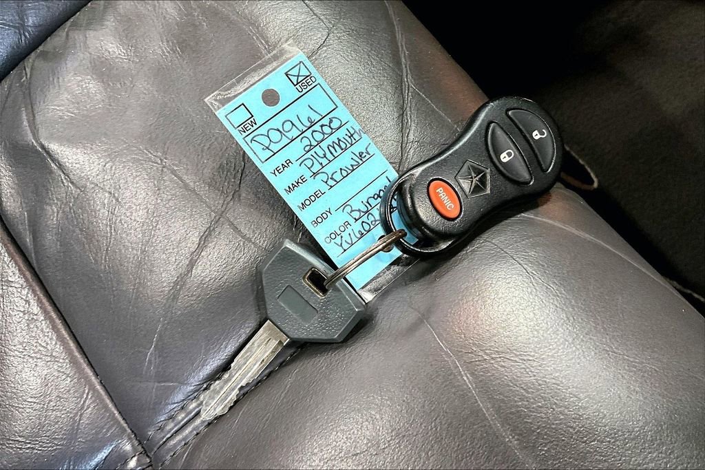 Used 2000 Plymouth Prowler image 26