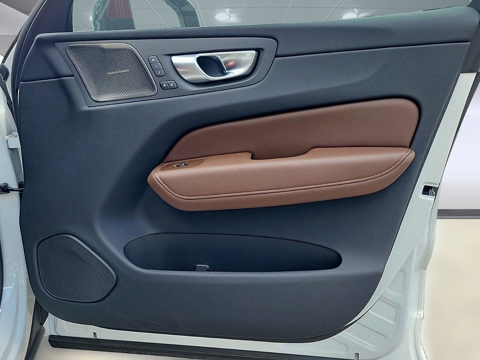 New 2024 Volvo XC60 B5 Ultimate w/ Protection Package Premier image 35