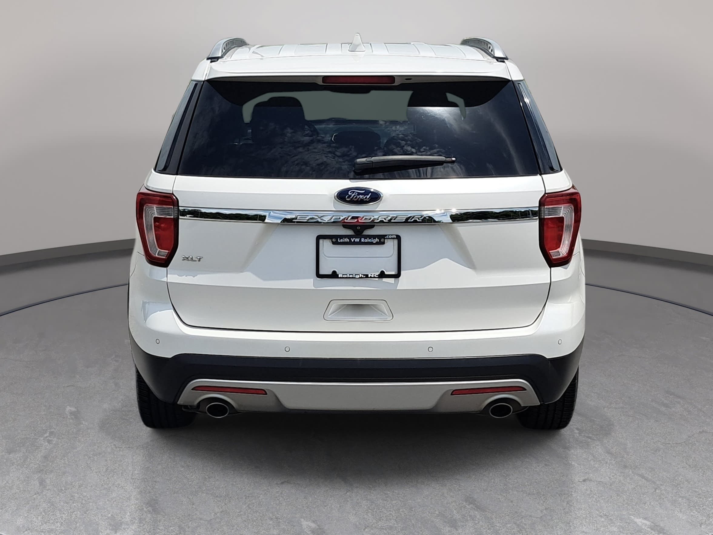 Used 2016 Ford Explorer XLT w/ Equipment Group 201A FWD image 6