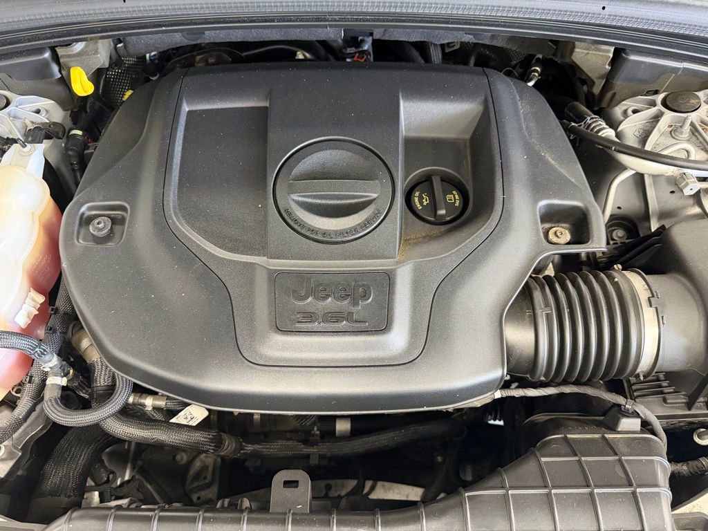 Used 2021 Jeep Grand Cherokee L Summit w/ Advanced Protech Group IV image 12