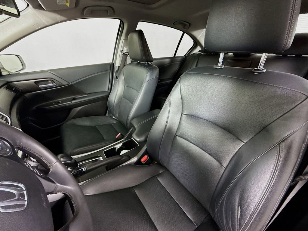 Used 2015 Honda Accord Touring image 11