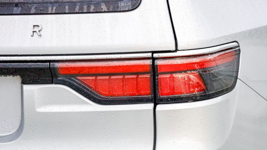 Used 2024 Jeep Wagoneer L Series II w/ Flexible Seating Group image 10