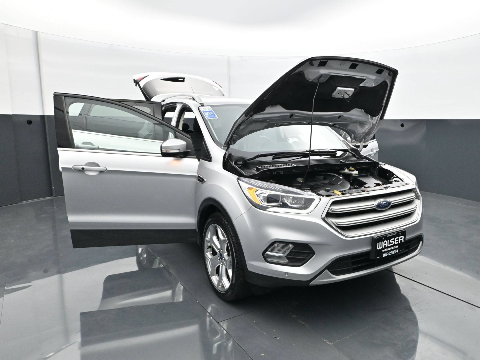 Used 2019 Ford Escape Titanium w/ U9j03 - Titanium Tow Package AWD/4WD image 37