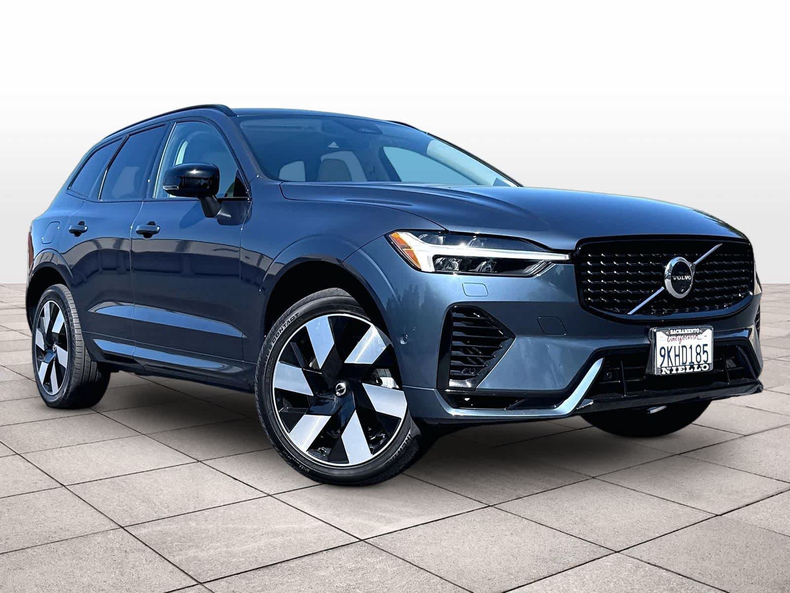 Used 2024 Volvo XC60 T8 Plus AWD/4WD image 2
