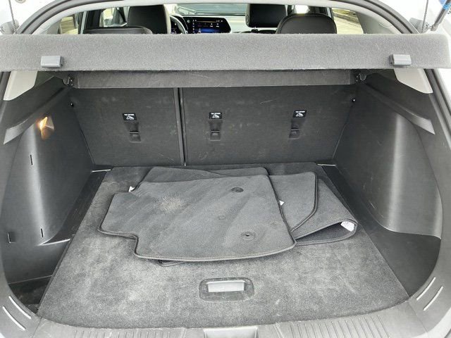 Used 2025 Chevrolet Trax LT w/ LT Convenience Package image 17