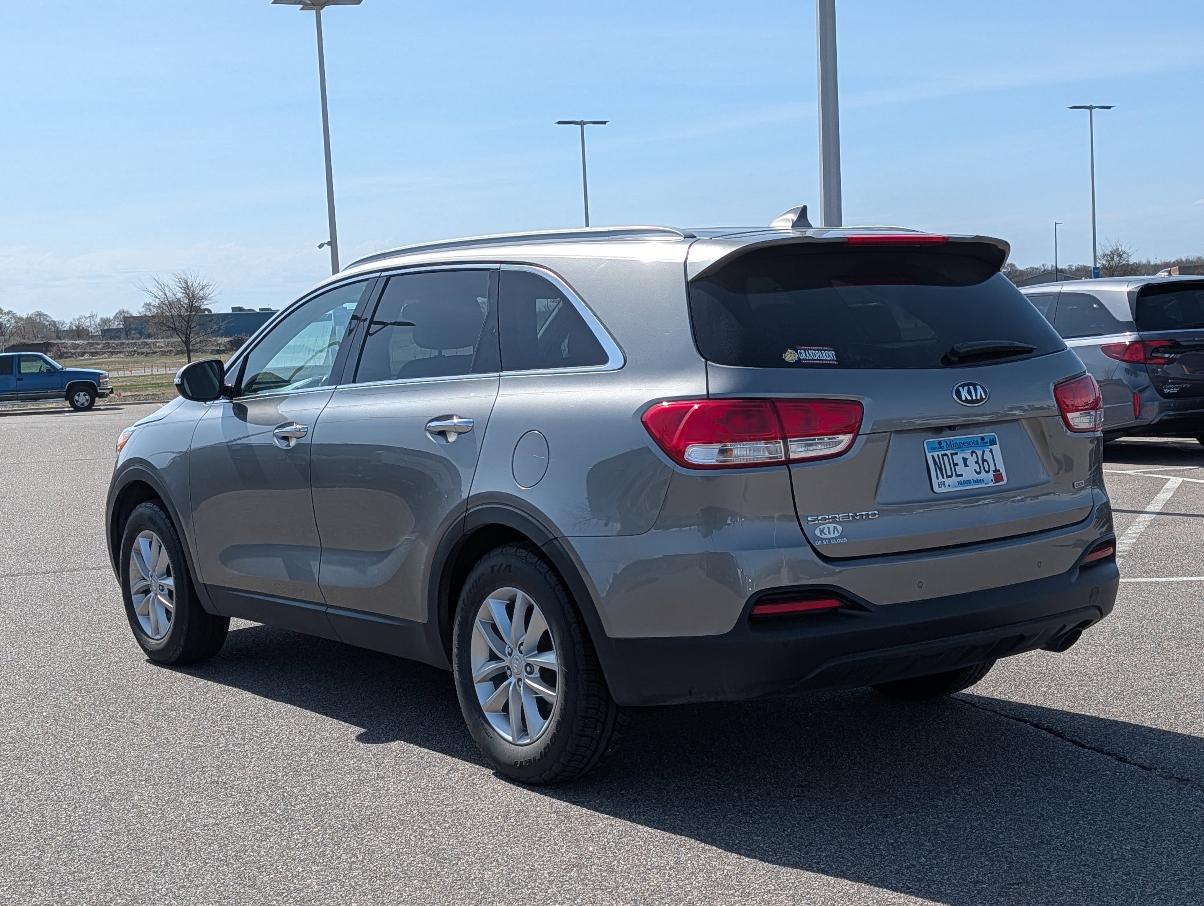 Used 2016 Kia Sorento LX w/ LX Convenience Package image 3