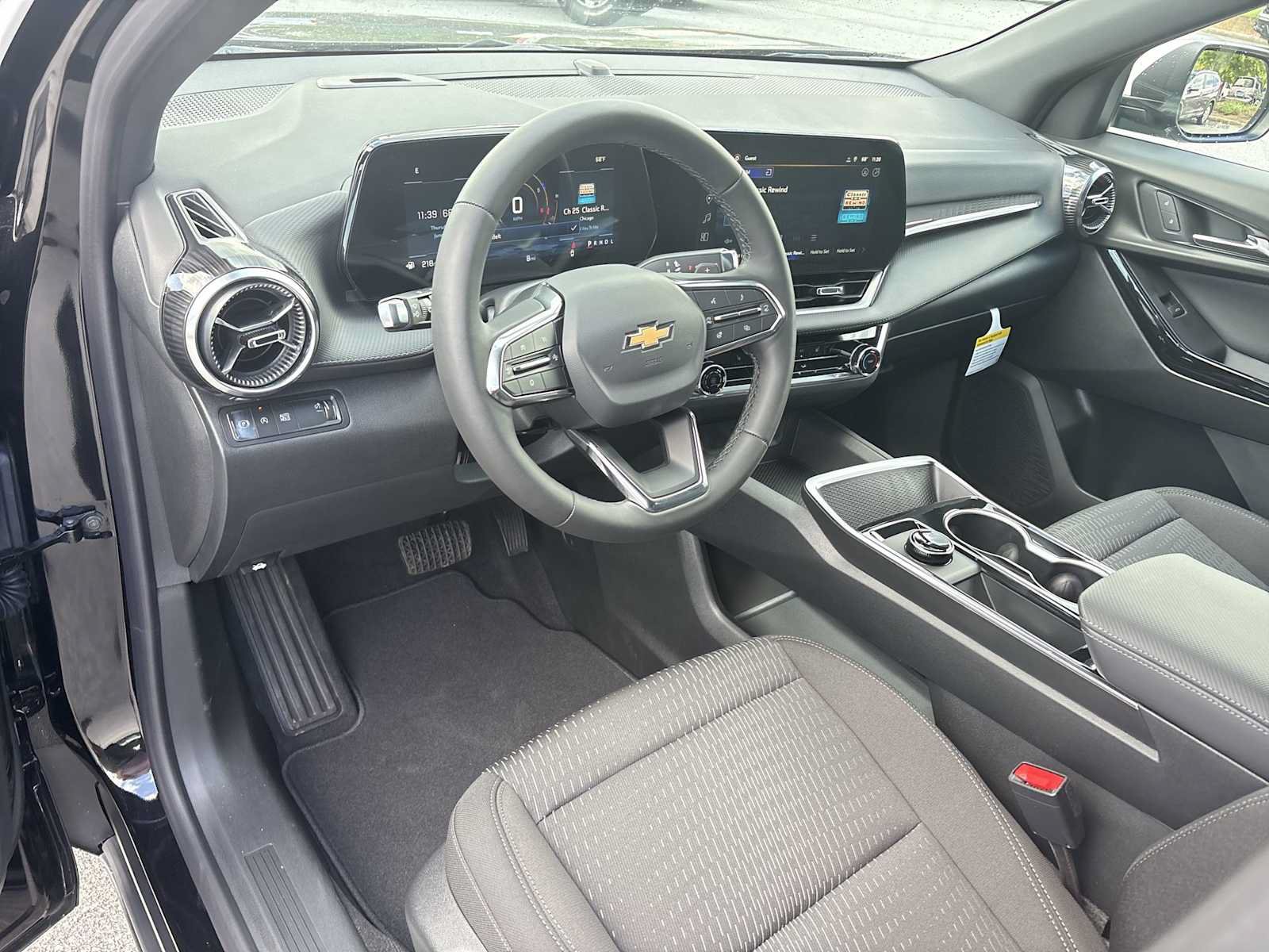 New 2026 Chevrolet Equinox LT FWD image 10