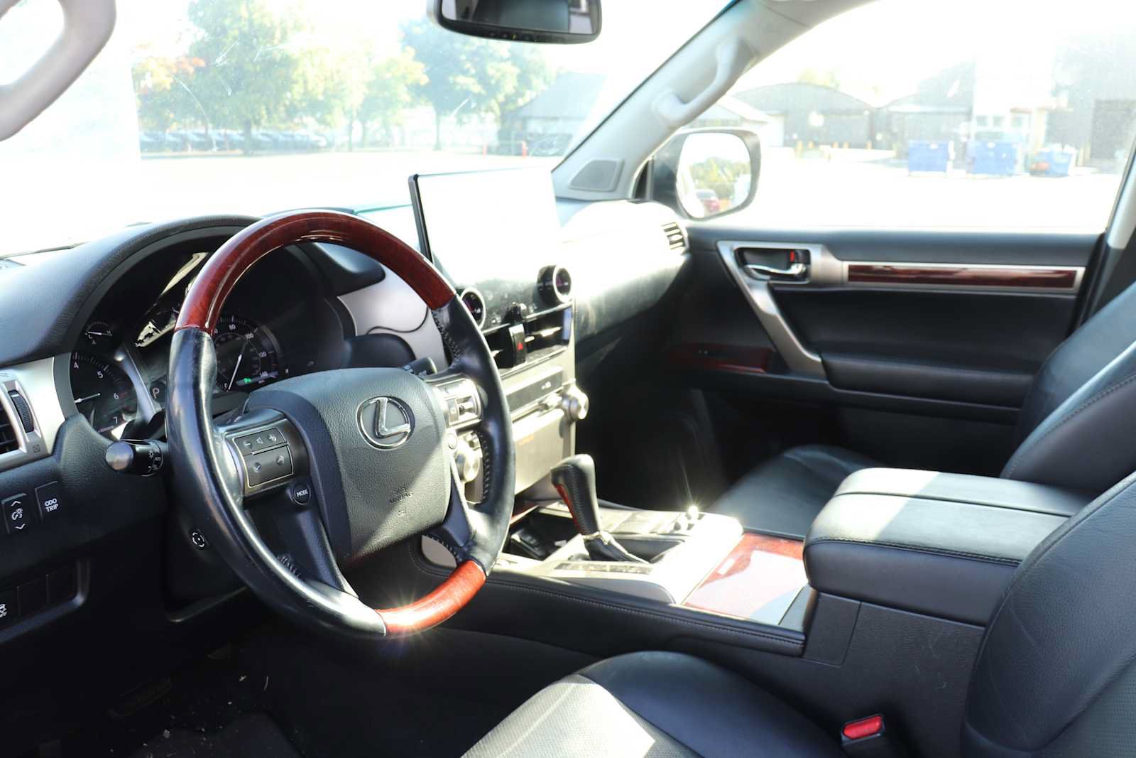 Used 2013 Lexus GX 460 w/ Convenience Pkg AWD/4WD image 10