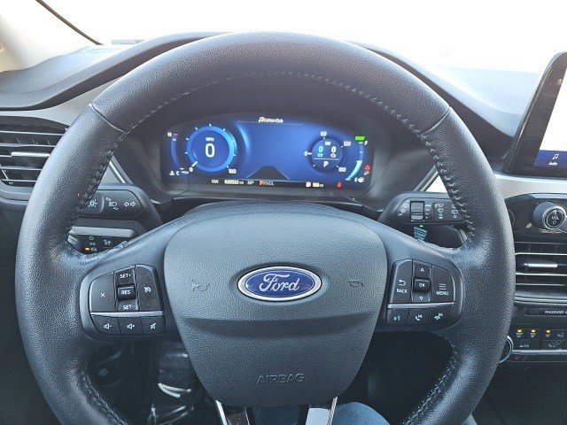 Used 2020 Ford Escape SE Sport image 21